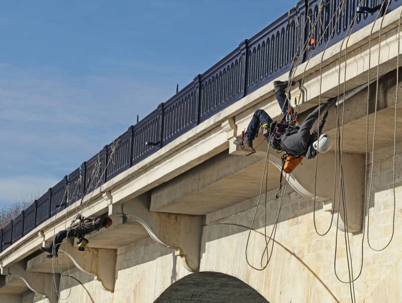 Rénovation de pont en accès difficile à Marseille